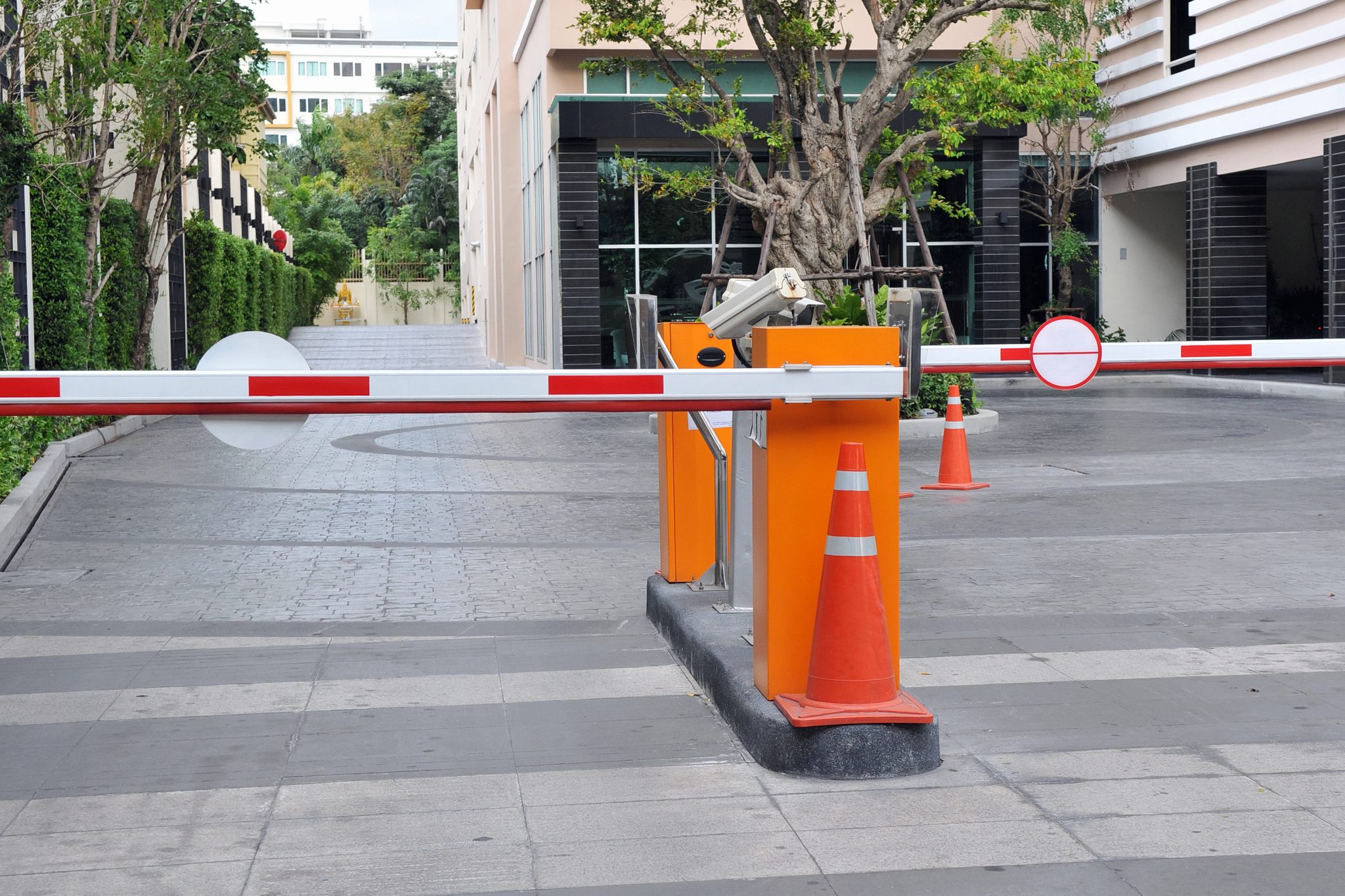 Control gate. Шлагбаум parking System. Шлагбаум Gate. Ворота шлагбаумы автоматические для дворовых территорий. Ограждение для шлагбаума.